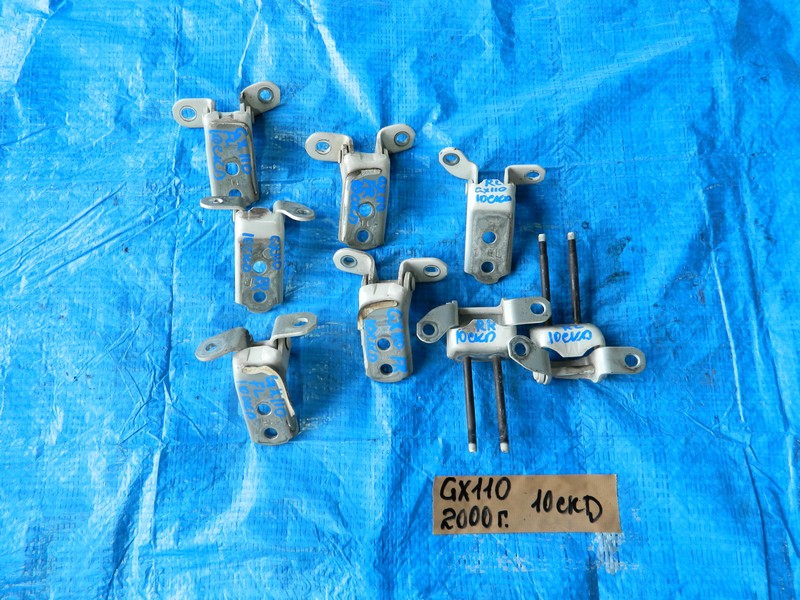 Петля двери Toyota Mark II