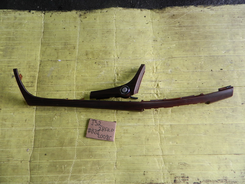 Пластик салона Nissan Teana