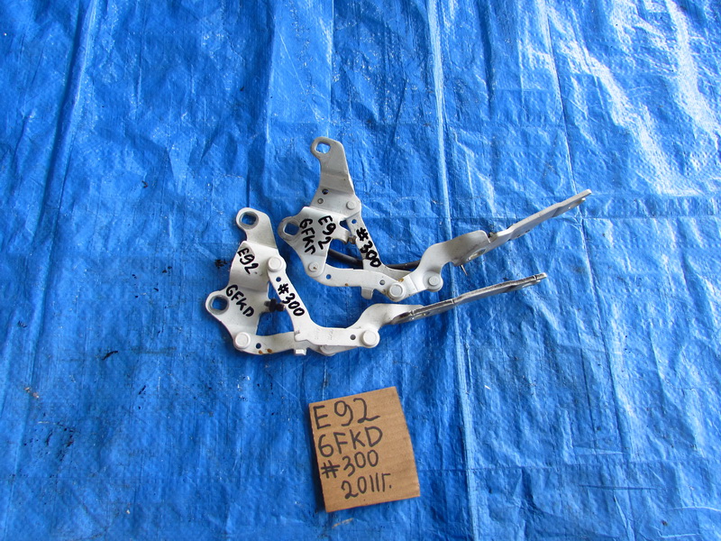 Петля капота BMW 3-series