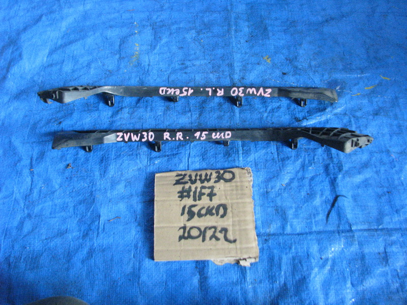 Крепление бампера Toyota Prius