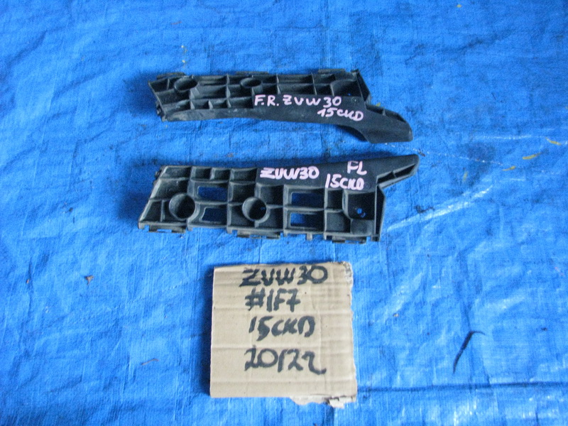 Крепление бампера Toyota Prius