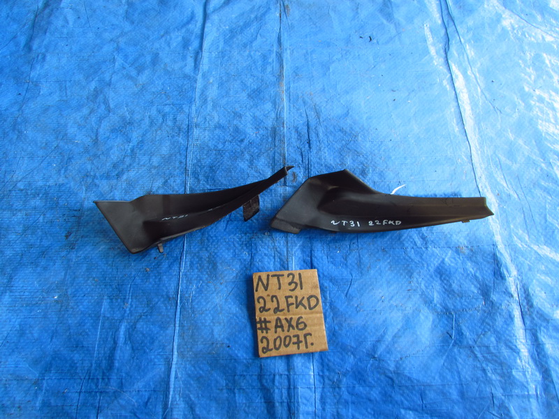 Уголок в жабо Nissan X-Trail NT31