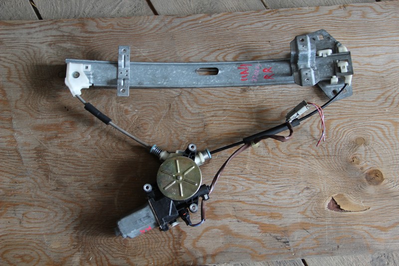 Стеклоподъемник Honda Saber UA4