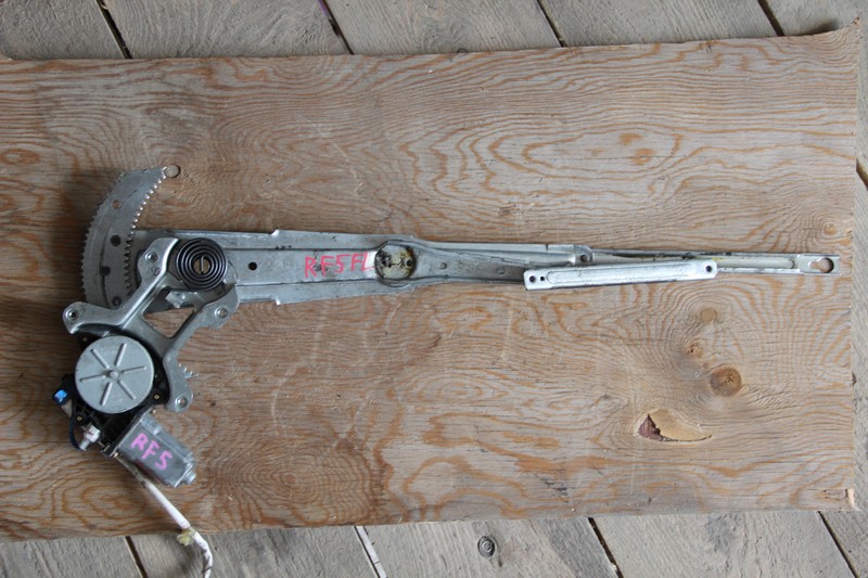 Стеклоподъемник Honda Stepwgn