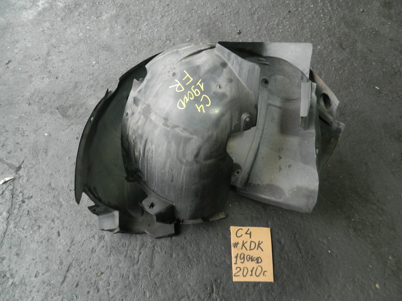Подкрылок Citroen C4 Picasso UD