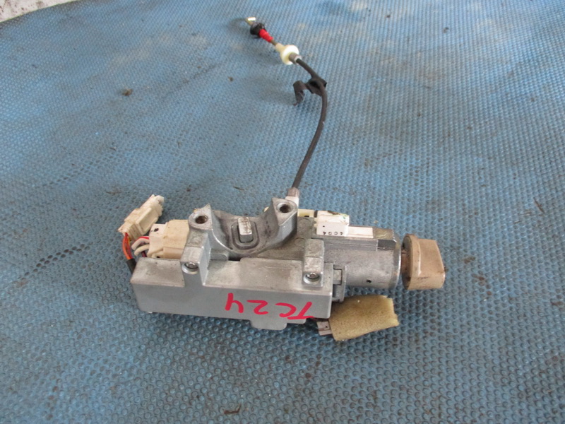 Замок зажигания Nissan Serena