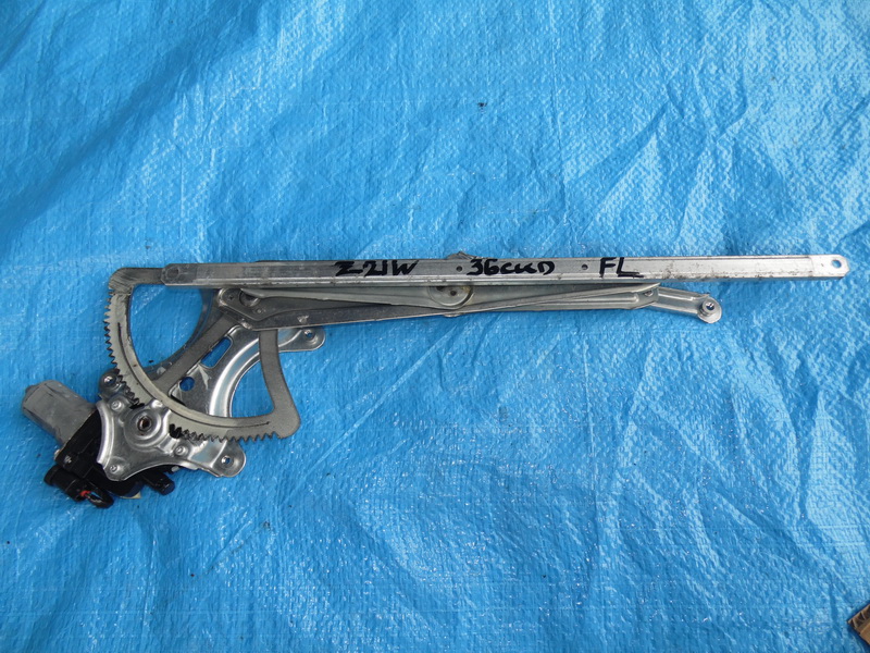 Стеклоподъемник Mitsubishi Colt Plus