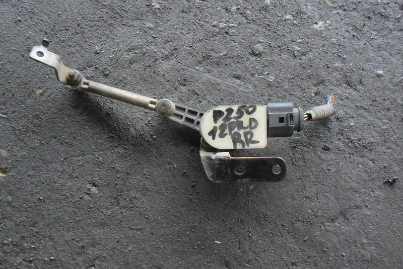 Датчик положения кузова Nissan Murano