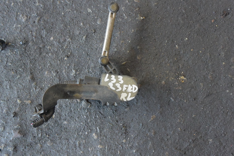 Датчик положения кузова Nissan Teana L33