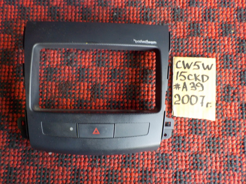 Рамка магнитофона Mitsubishi Outlander CW5W