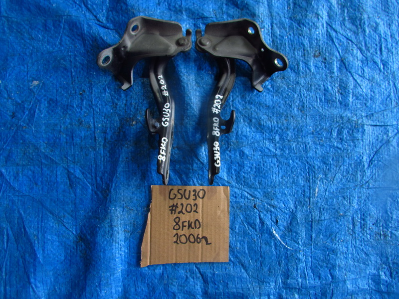 Петля капота Toyota Harrier