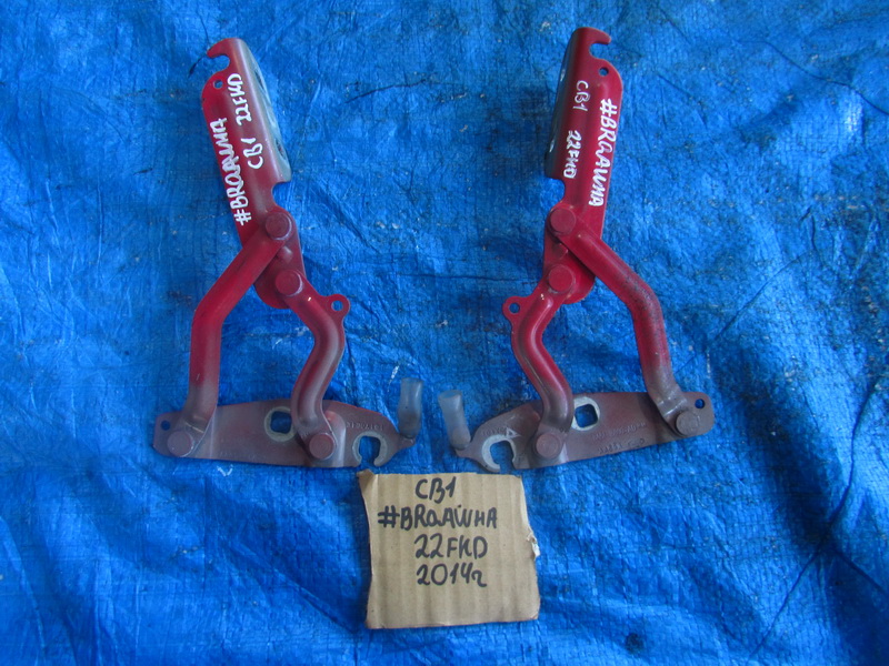 Петля капота Ford Fiesta CB1