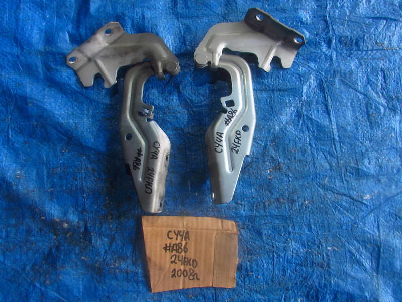 Петля капота Mitsubishi Lancer CY4A