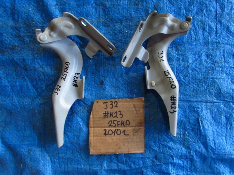 Петля капота Nissan Teana