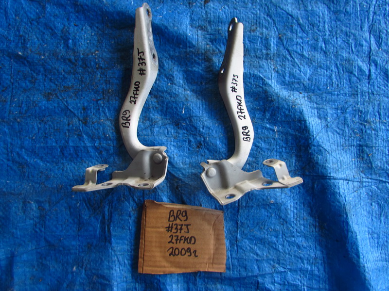 Петля капота Subaru Legacy