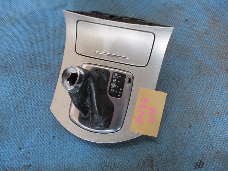 Консоль КПП Nissan Skyline