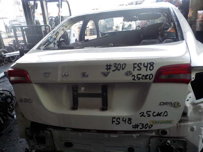Крышка багажника Volvo S60