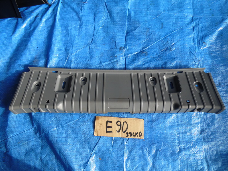 Накладка замка багажника BMW 3-series E90