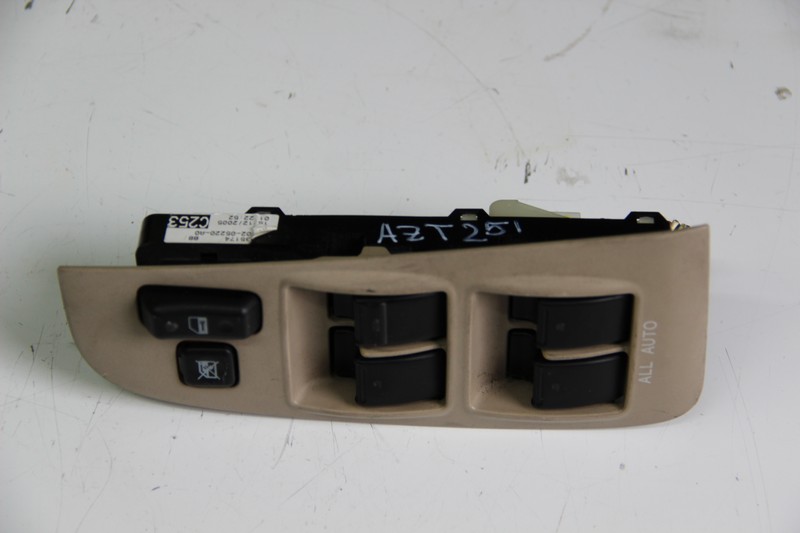 Блок управления стеклоподьемниками Toyota Avensis AZT251