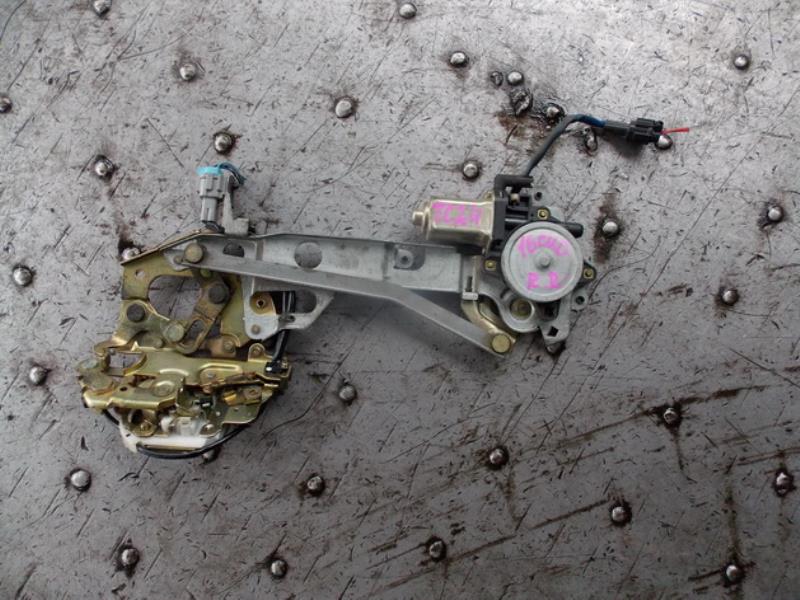 Замок двери Nissan Serena TC24