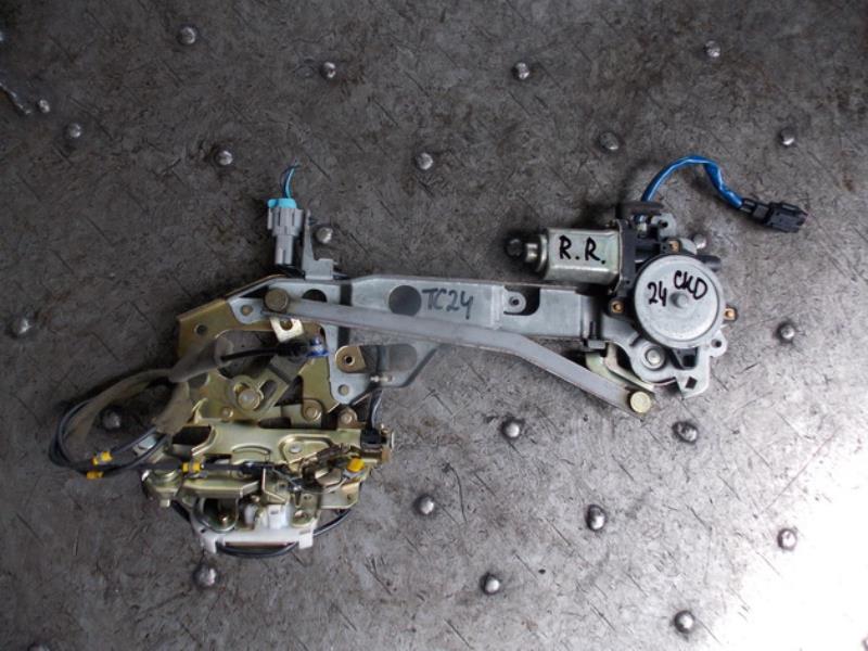 Замок двери Nissan Serena TC24