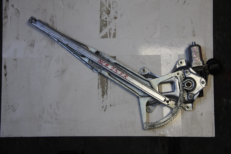 Стеклоподъемник Toyota Raum NCZ25