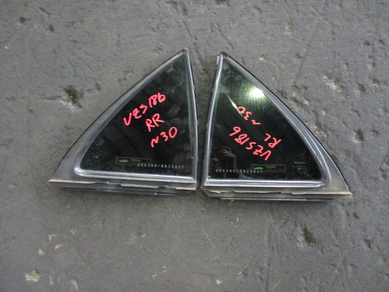 Форточка двери Toyota Crown Majesta UZS186