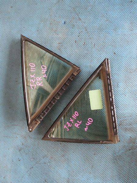 Форточка двери Toyota Mark II JZX110