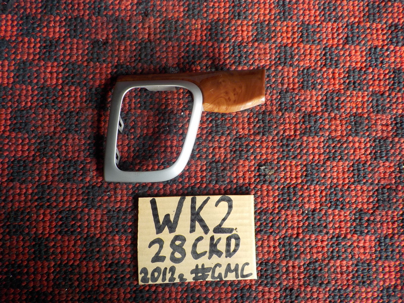 Пластик салона Jeep Grand Cherokee WK2