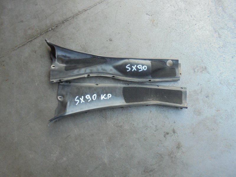 Решетка под лобовое стекло Toyota Cresta