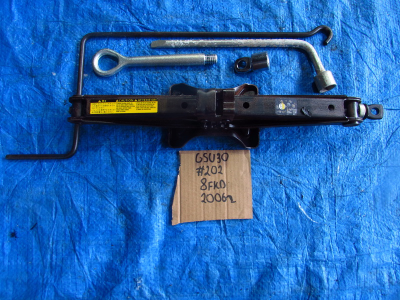 Домкрат Toyota Harrier