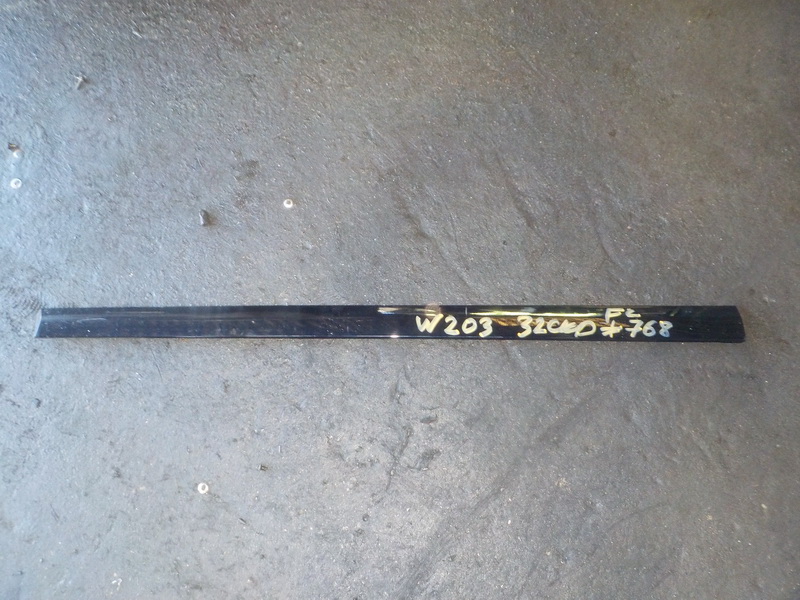 Молдинг на дверь Mercedes-benz C-class