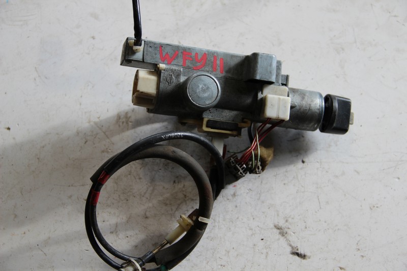 Замок зажигания Nissan Wingroad