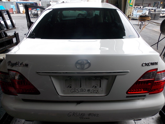 Крышка багажника Toyota Crown GRS180