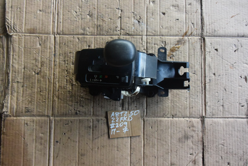 Селектор АКПП Toyota Avensis