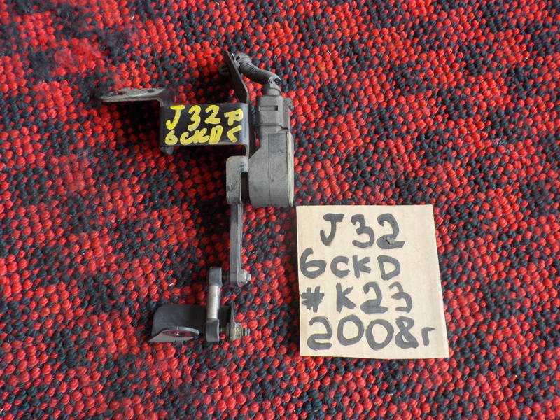 Датчик положения кузова Nissan Teana