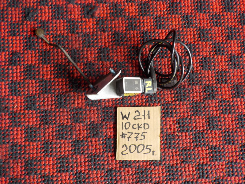 Датчик положения кузова Mercedes-benz E-class