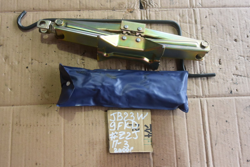 Домкрат Suzuki Jimny JB23W