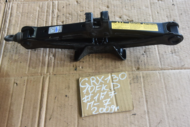 Домкрат Toyota Mark X GRX130