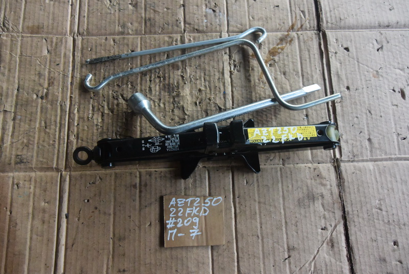 Домкрат Toyota Avensis