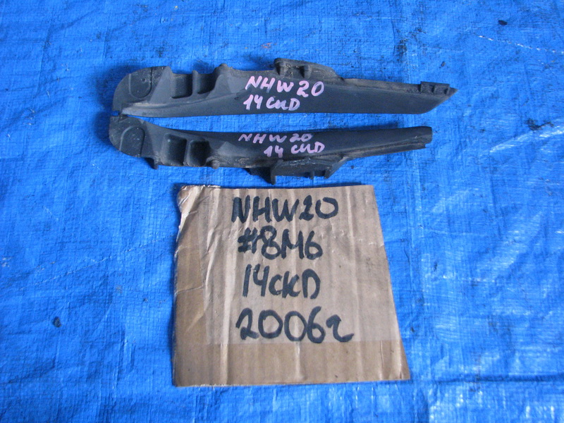 Уголок в жабо Toyota Prius NHW20