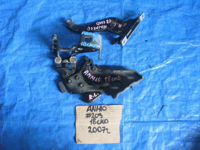 Ролик сдвижной двери Toyota Isis ANM10