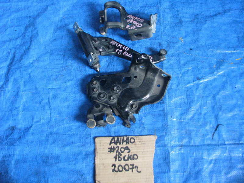 Ролик сдвижной двери Toyota Isis ANM10