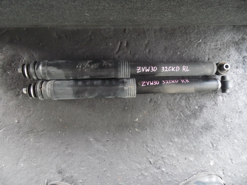 Амортизатор Toyota Prius