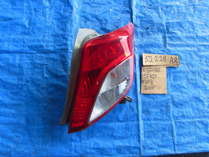 Стоп-сигнал Toyota Vitz