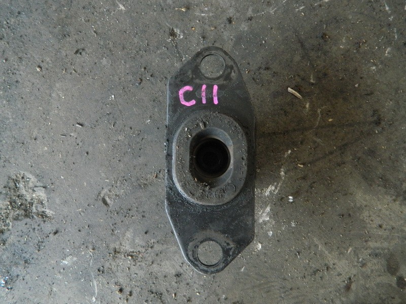Подушка двигателя Nissan Tiida