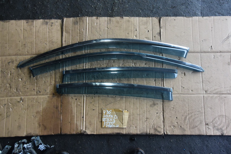 Ветровики Nissan Skyline V36