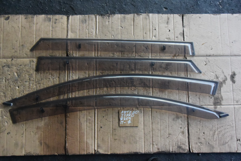 Ветровики Toyota Avensis AZT250