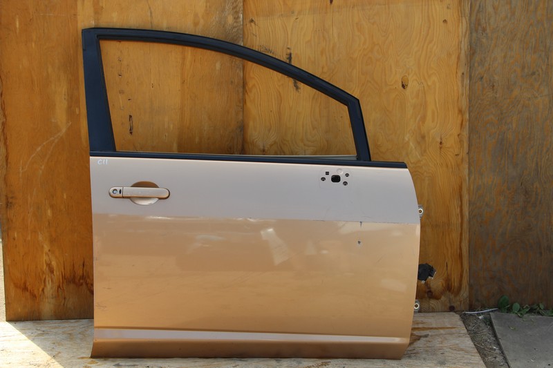 Дверь Nissan Tiida C11