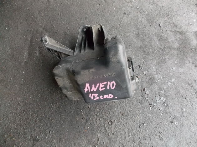 Блок предохранителей Toyota Wish